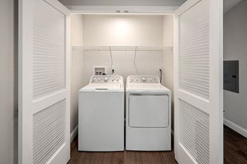 Washer/dryers in every unit - Hampshire Green Apartments